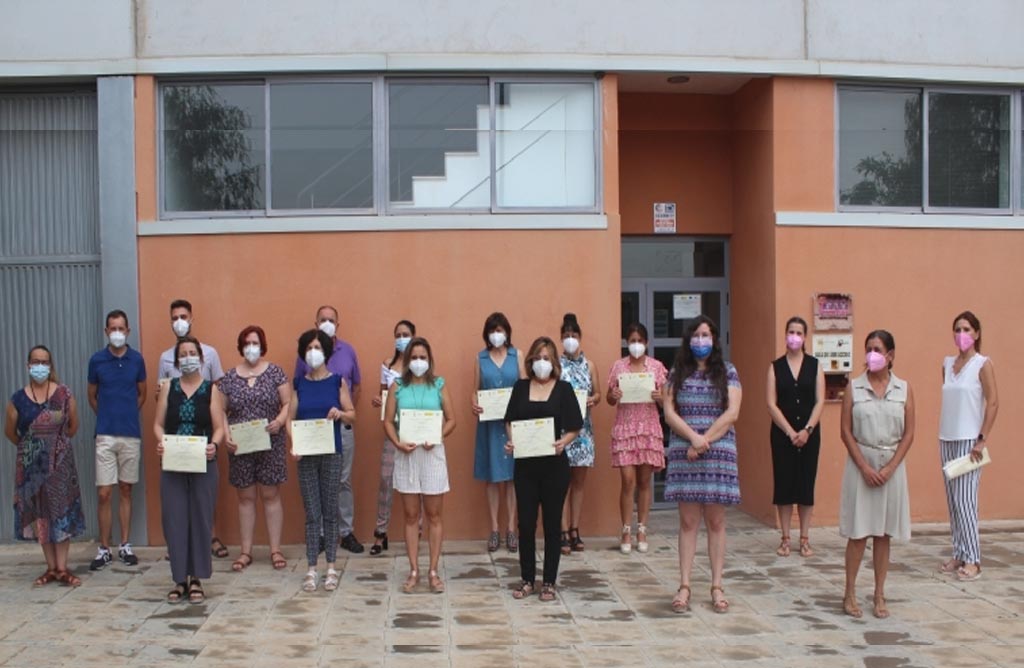 15 personas obtienen el diploma de un curso de Atencin Sociosanitaria a Personas Dependientes en Instituciones Sociales